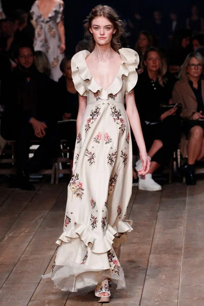 Look 26